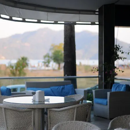 Dora Marmaris
